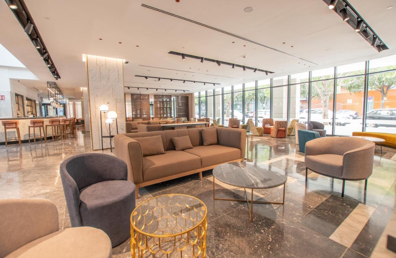 Giralda Center Hotel