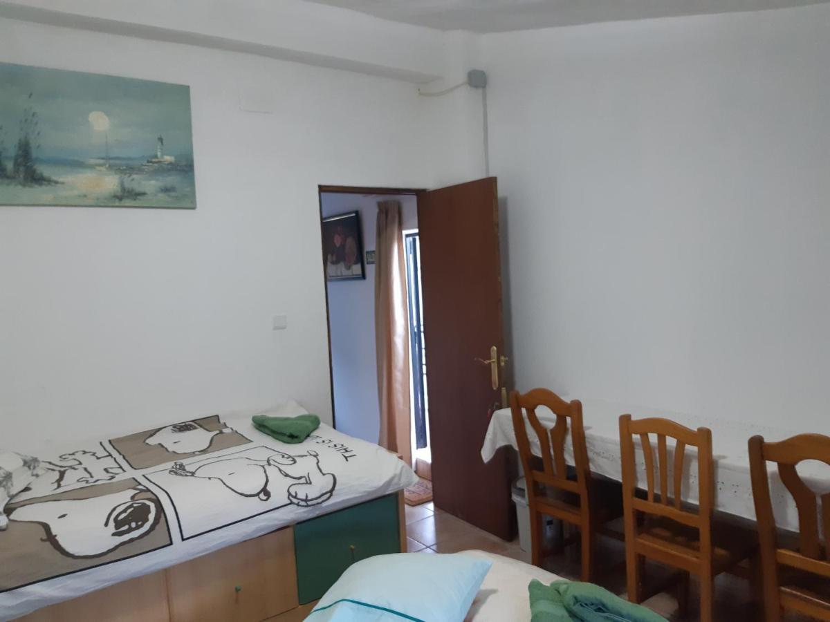 Nice With Swimming Pool Guest house