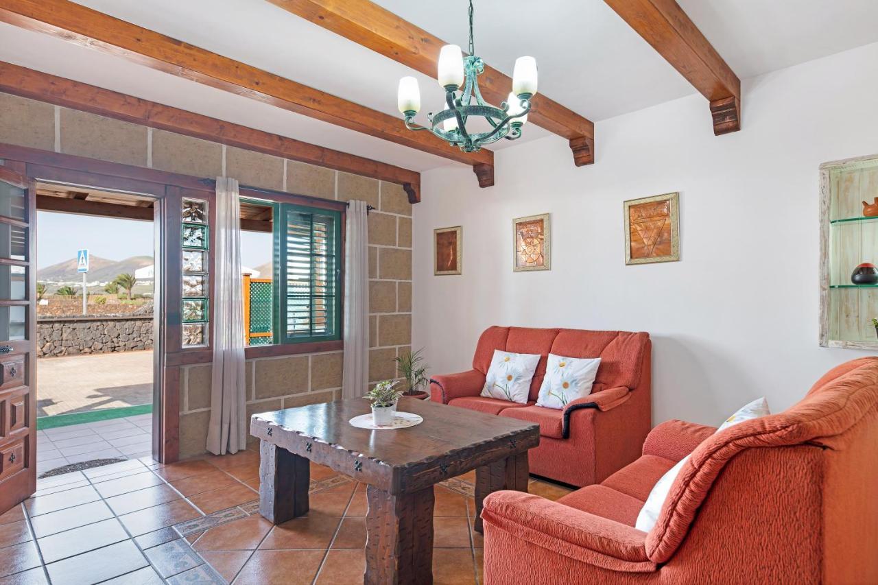 La Casona Tías