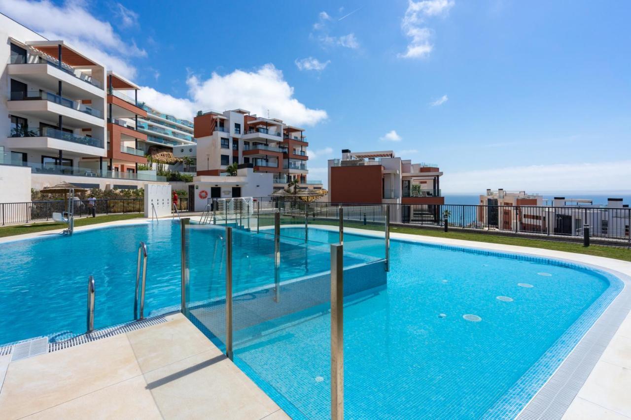 Fantastic Poolfront In Middel Views By Costarentals - Ref 161
