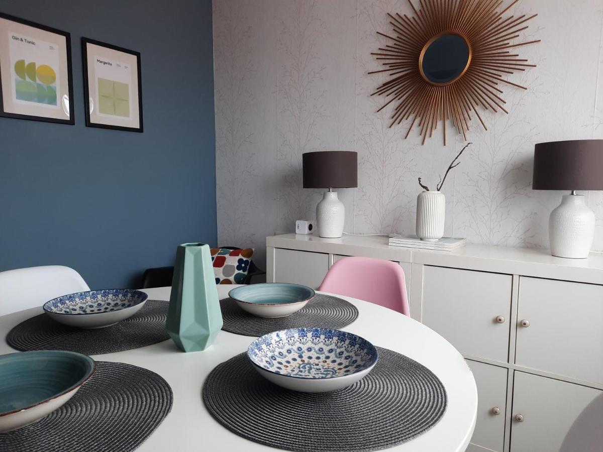 House Of Whales, Con Vistas Al Mar En Caion Apartment