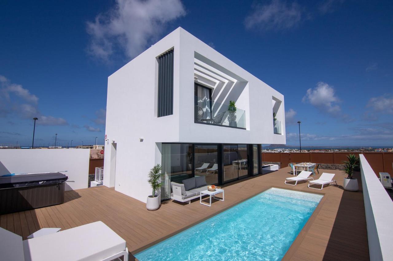 Yolo Norte Private Pool By Holidays Сasa de vacaciones *