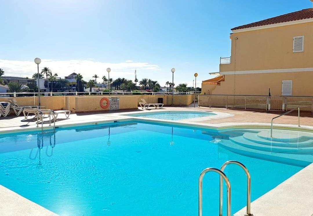 With Swimmingpool, Wifi And Free Parking In Arguineguin