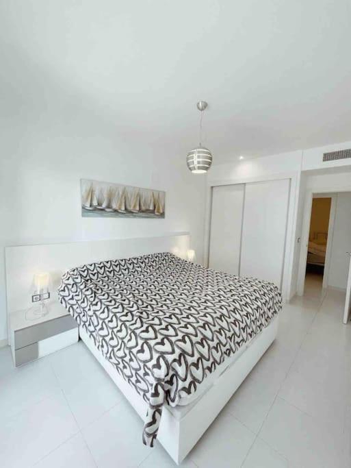 Apartamento New Groundfloor Apt. Arenales del Sol