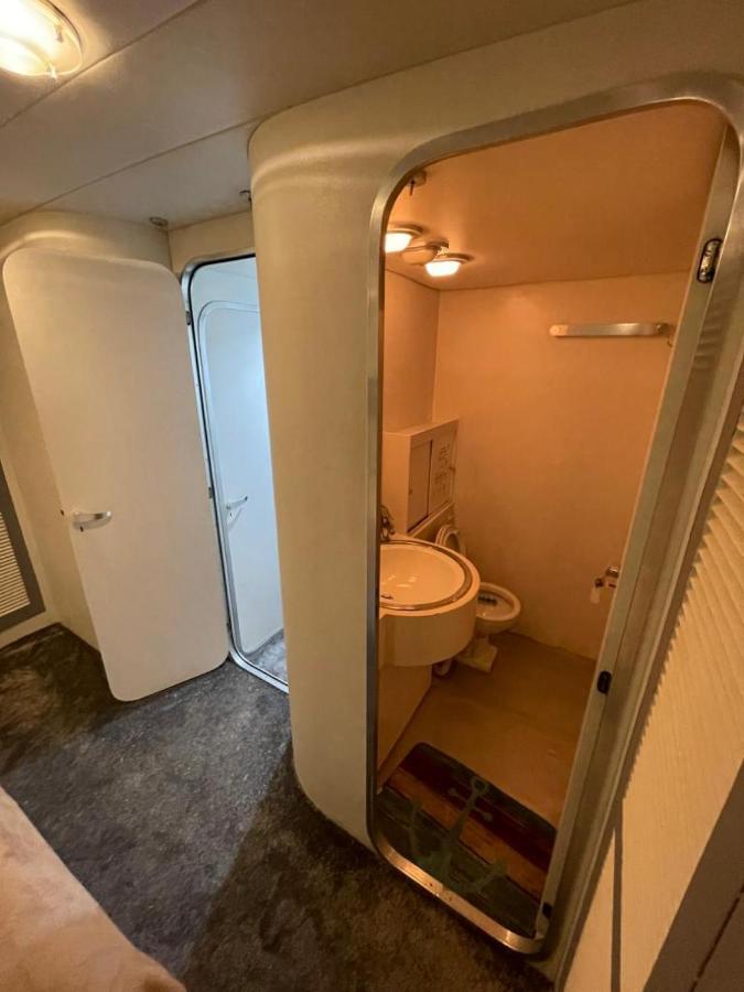 Hotel en barco Yate Aloha