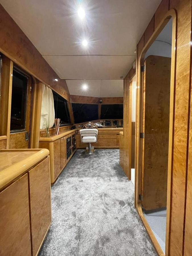 Hotel en barco Yate Aloha