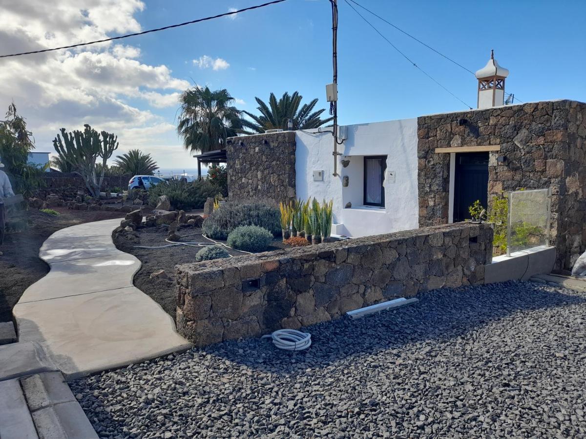 Сasa de vacaciones Con Terraza Y Jardin