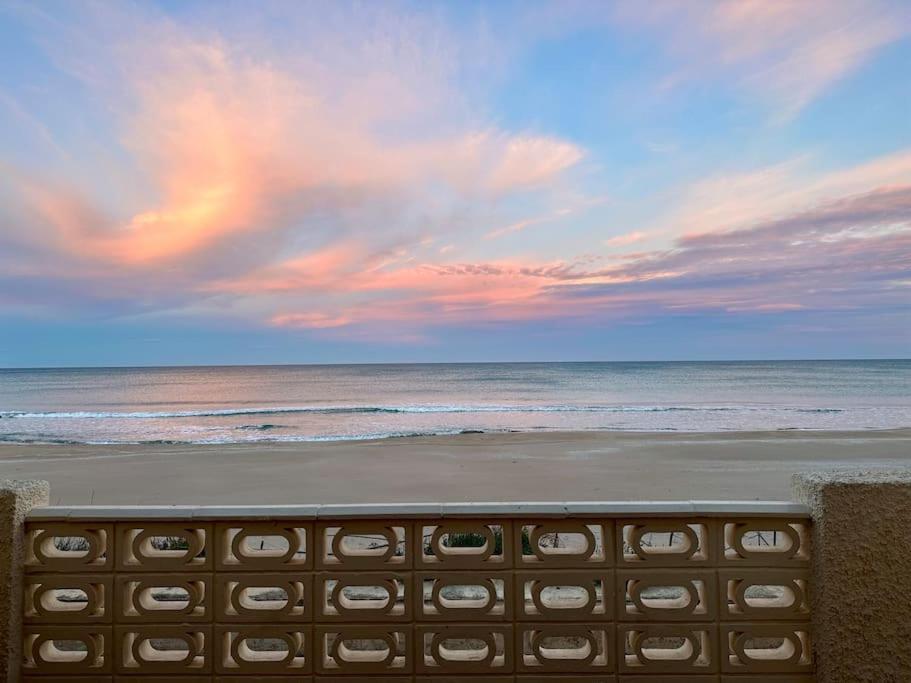 Villa Breathtaking Beachfront House *