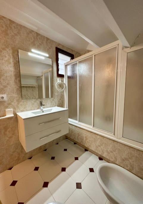 Villa Breathtaking Beachfront House Sueca