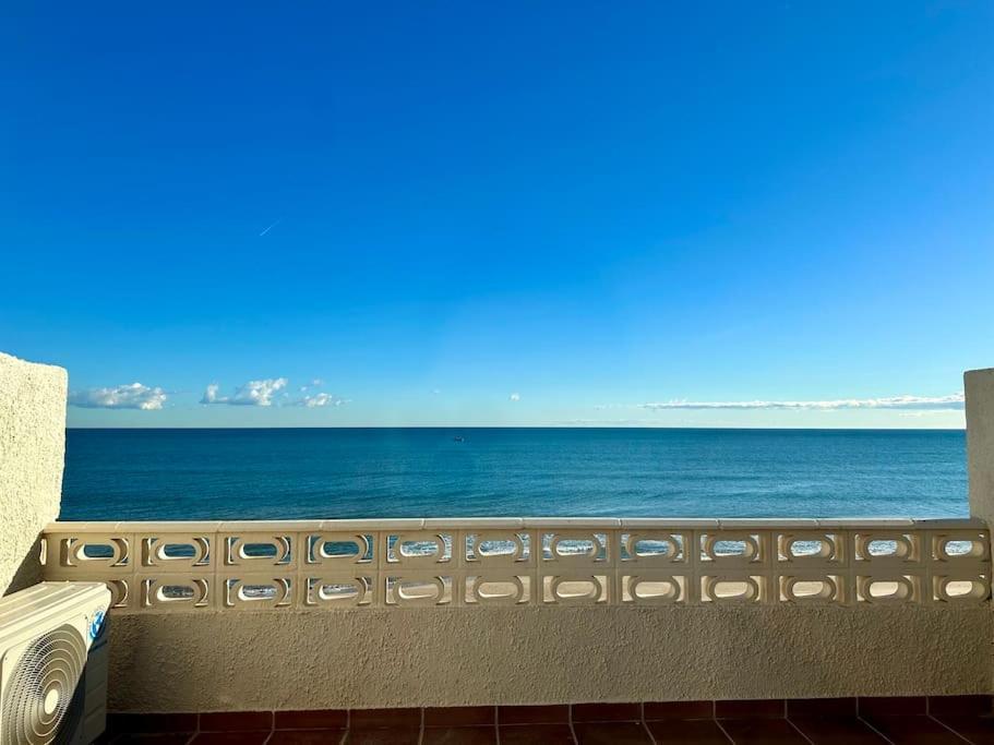 Villa Breathtaking Beachfront House Sueca