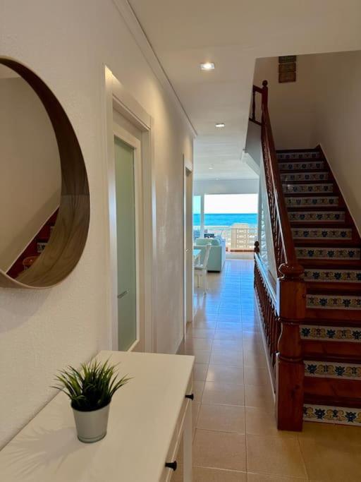 Breathtaking Beachfront House Villa *
