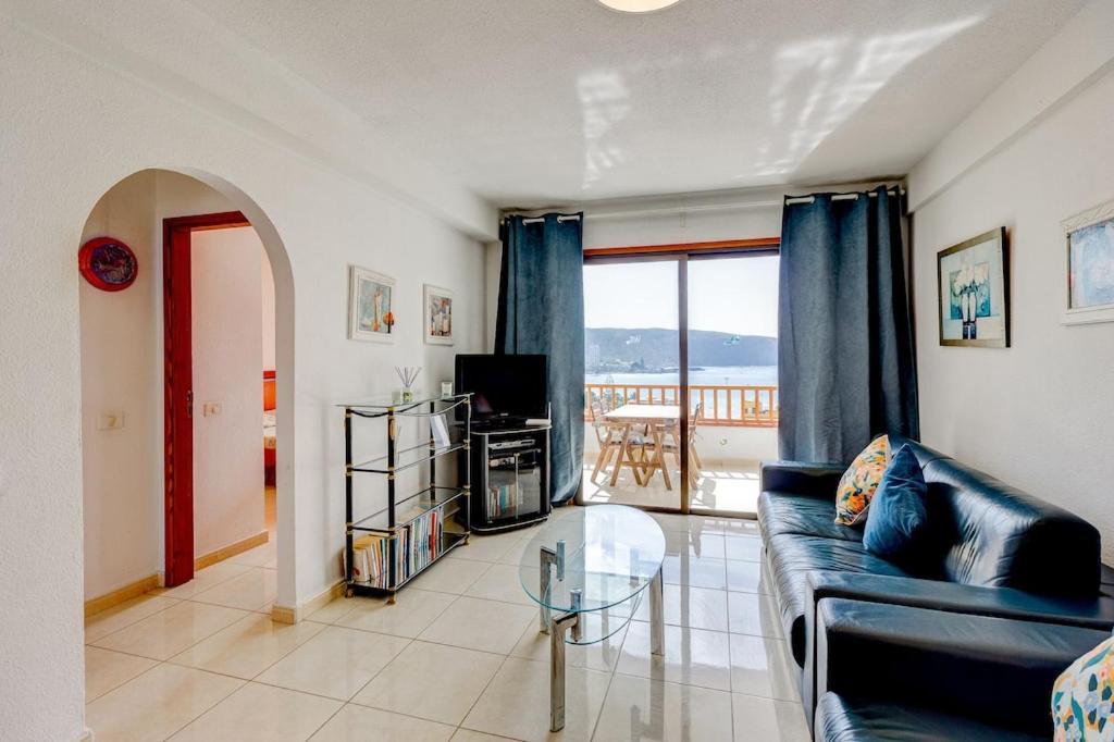 Ocean View 2bedroom In Los Cristianos, Heated Pool, 3 Minutes To Beach Apartamento Los Cristianos (Tenerife)
