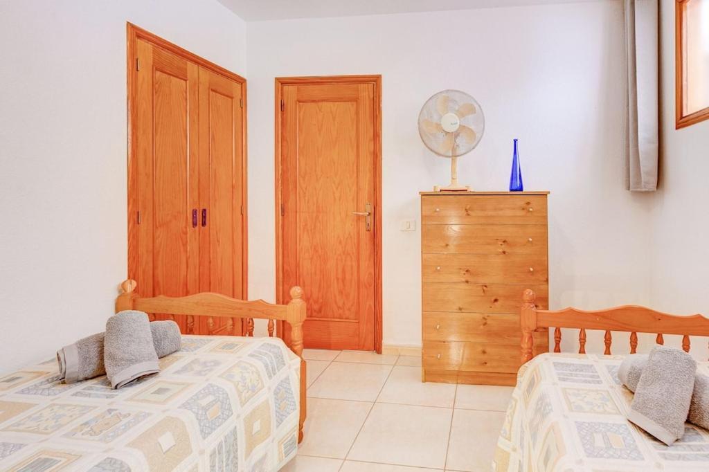 Apartamento Ocean View 2bedroom In Los Cristianos, Heated Pool, 3 Minutes To Beach *