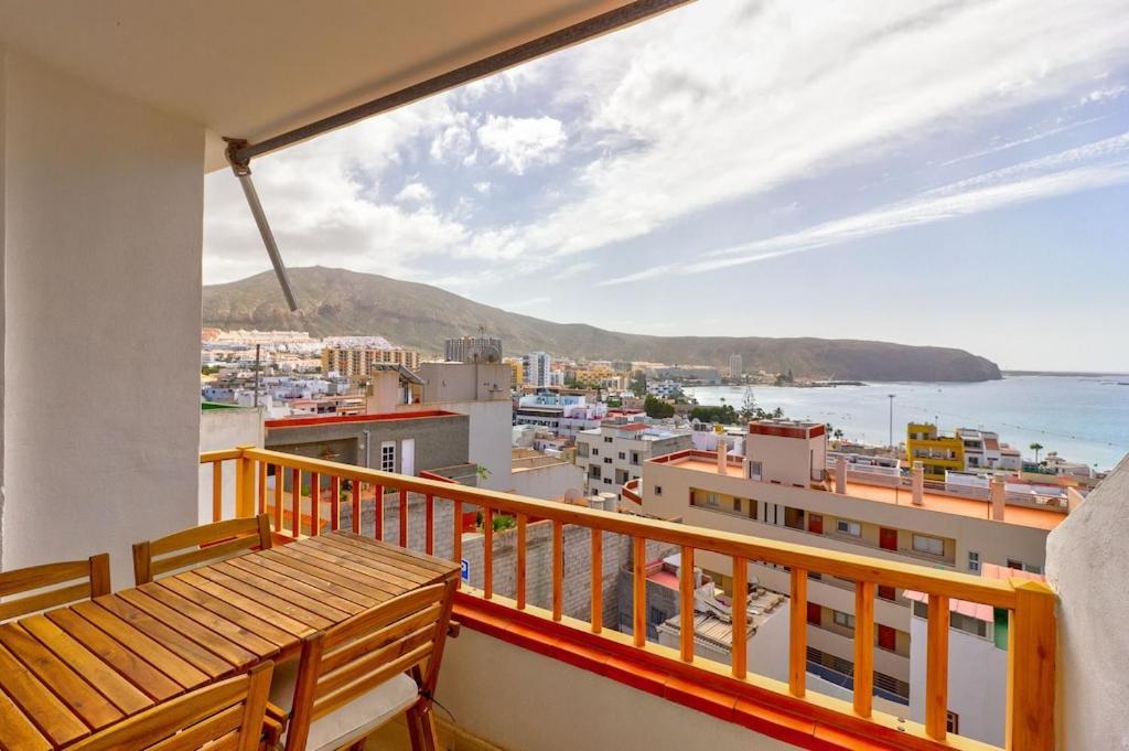 Ocean View 2bedroom In Los Cristianos, Heated Pool, 3 Minutes To Beach