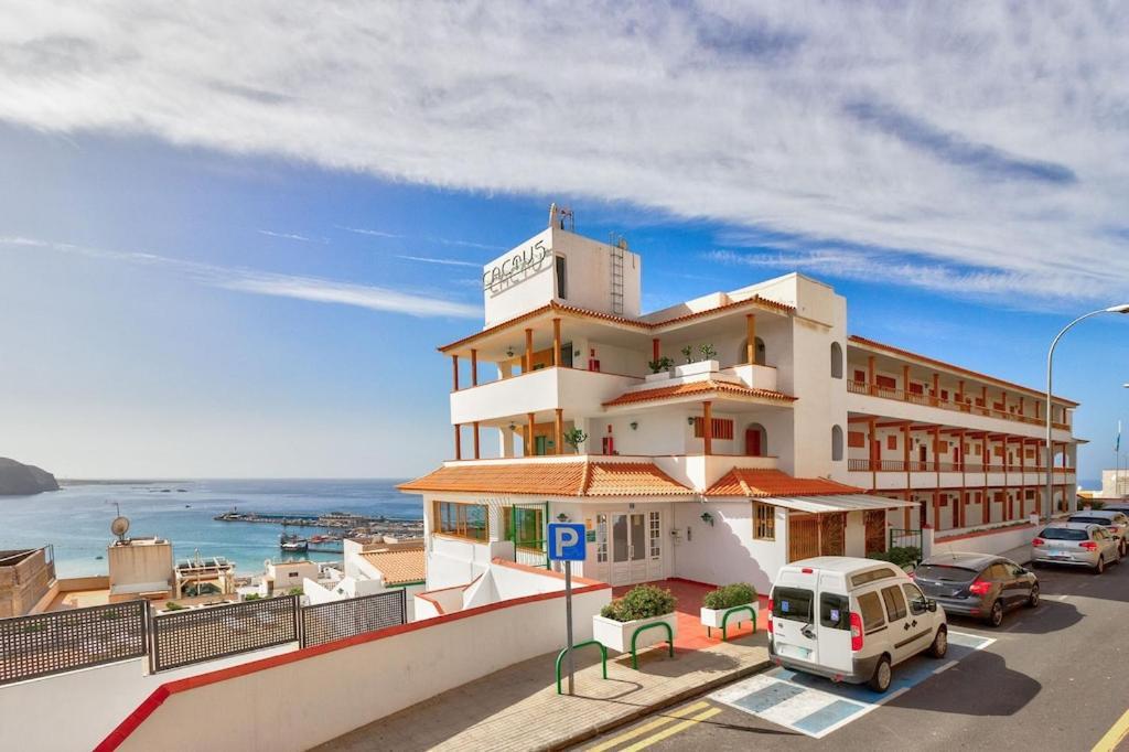 Ocean View 2bedroom In Los Cristianos, Heated Pool, 3 Minutes To Beach Apartamento Los Cristianos (Tenerife)