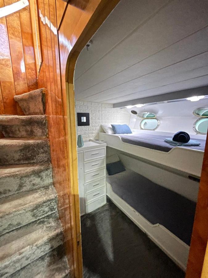 Hotel en barco Yate Aloha Sant Adrià de Besòs