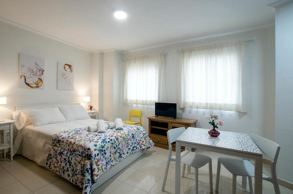 Amat - Only Adult - Playa El Bajondillo Apartamento