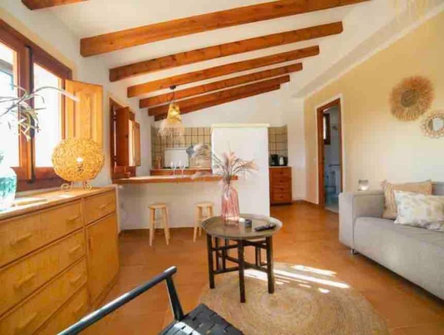 Lovely 'solana' With Big Garden, Pool Apartment