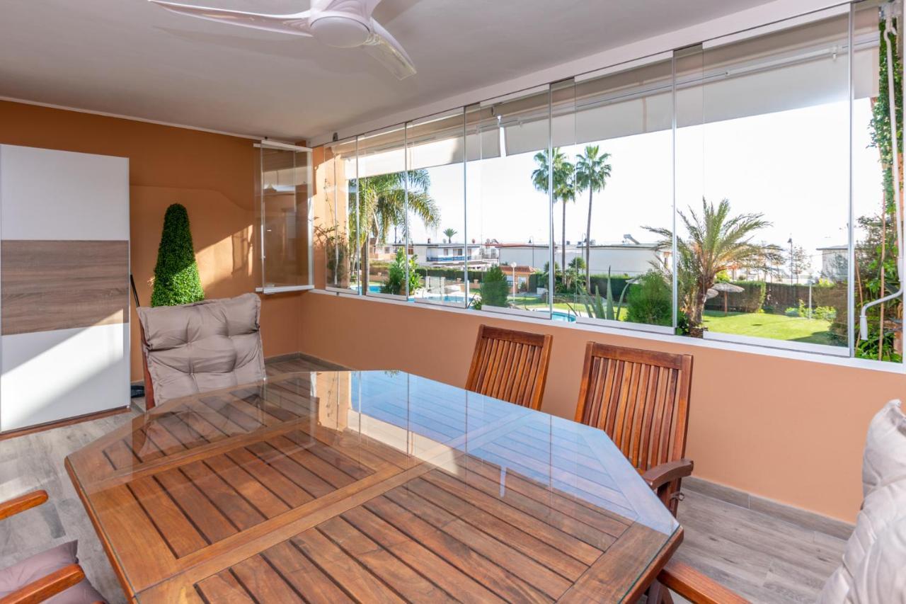 Beachside Paradise: Stylish 3br Near The Apartment