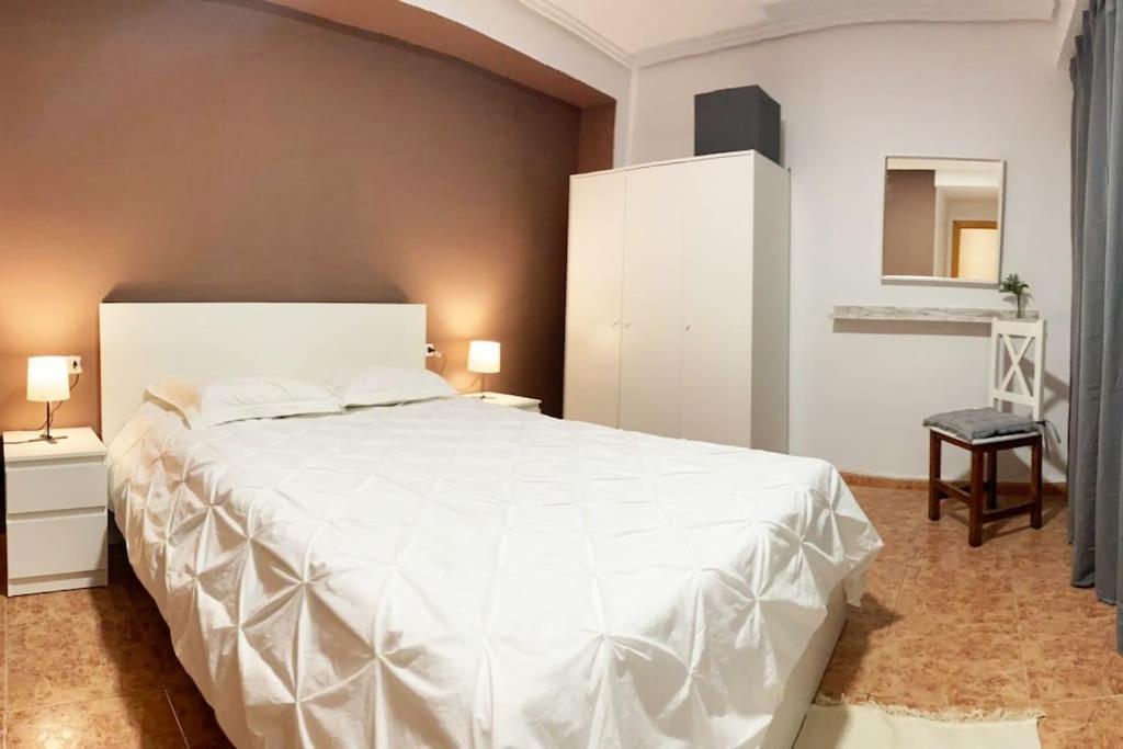 In Spacious Flat In Apartamento Valencia