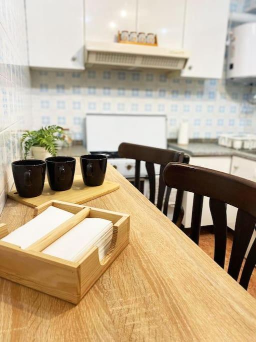 In Spacious Flat In Apartamento