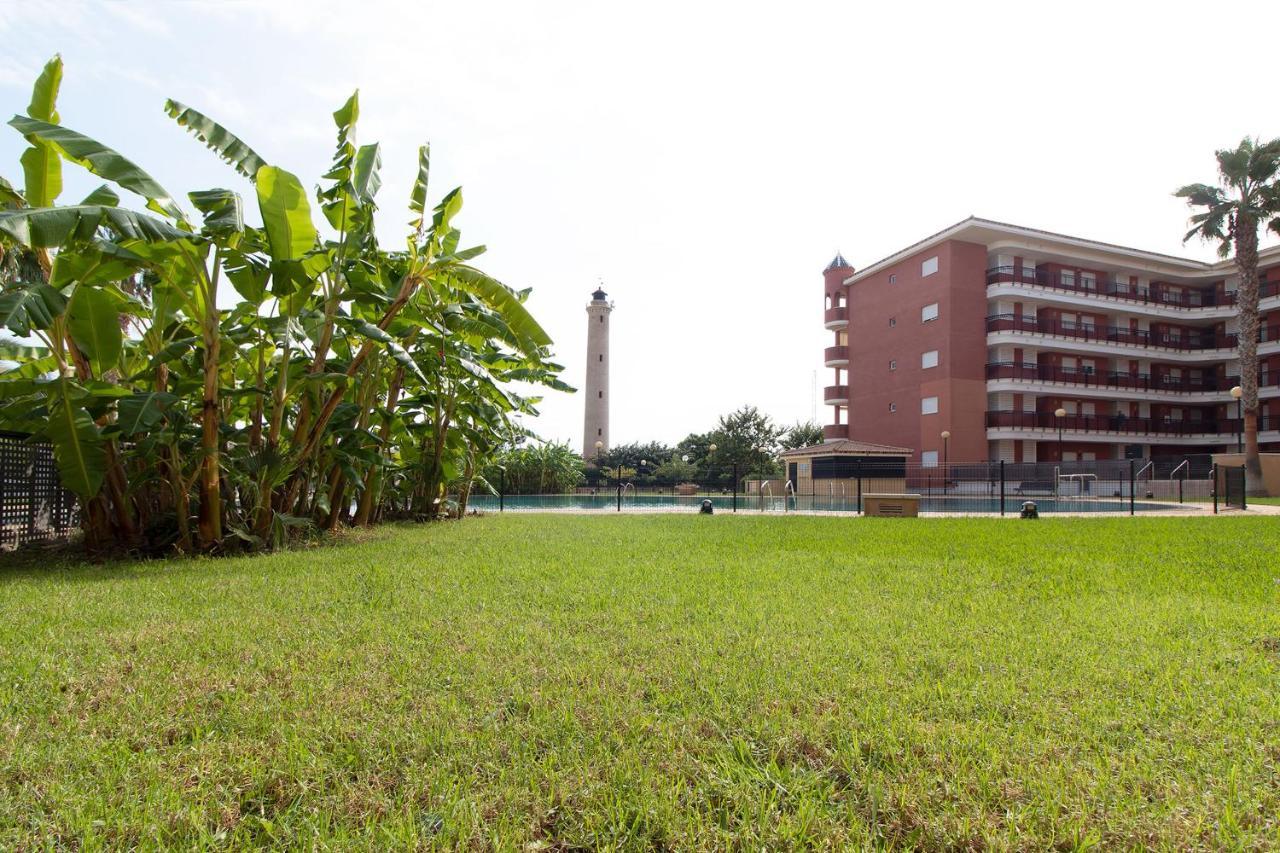 Global Properties, Con Terraza Y Piscina En La Playa De Canet Apartamento