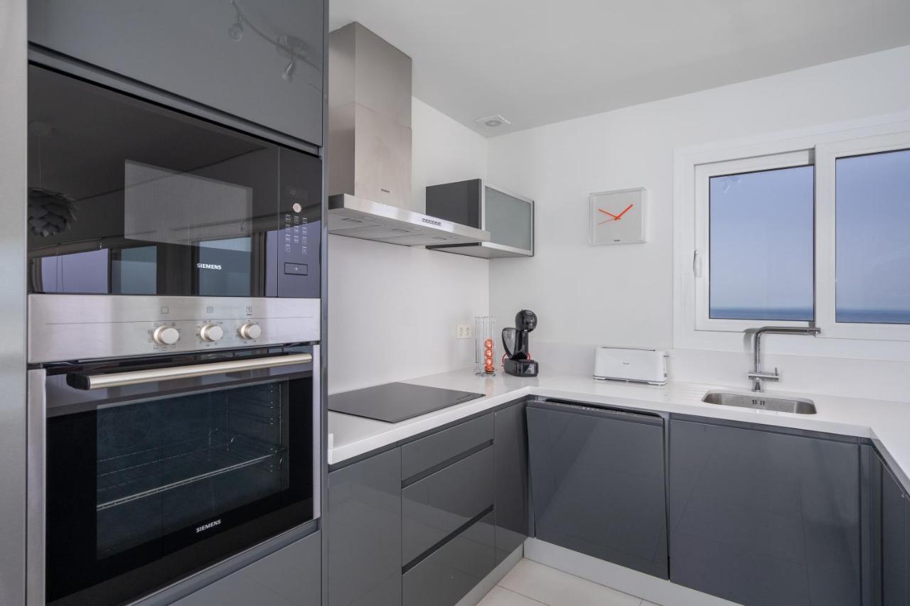 Apartment Luxurious With Seaviews In El Higueron By Costarentals - Ref 121