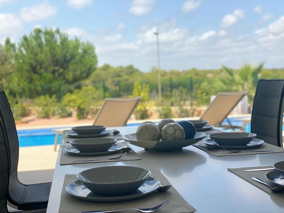 Modern 4 Bed With Pool At Colinas Lc1 Villa