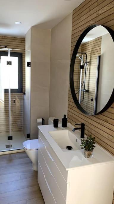 Сasa de vacaciones Soleada, Amplia Y Renovada Vivienda Granada
