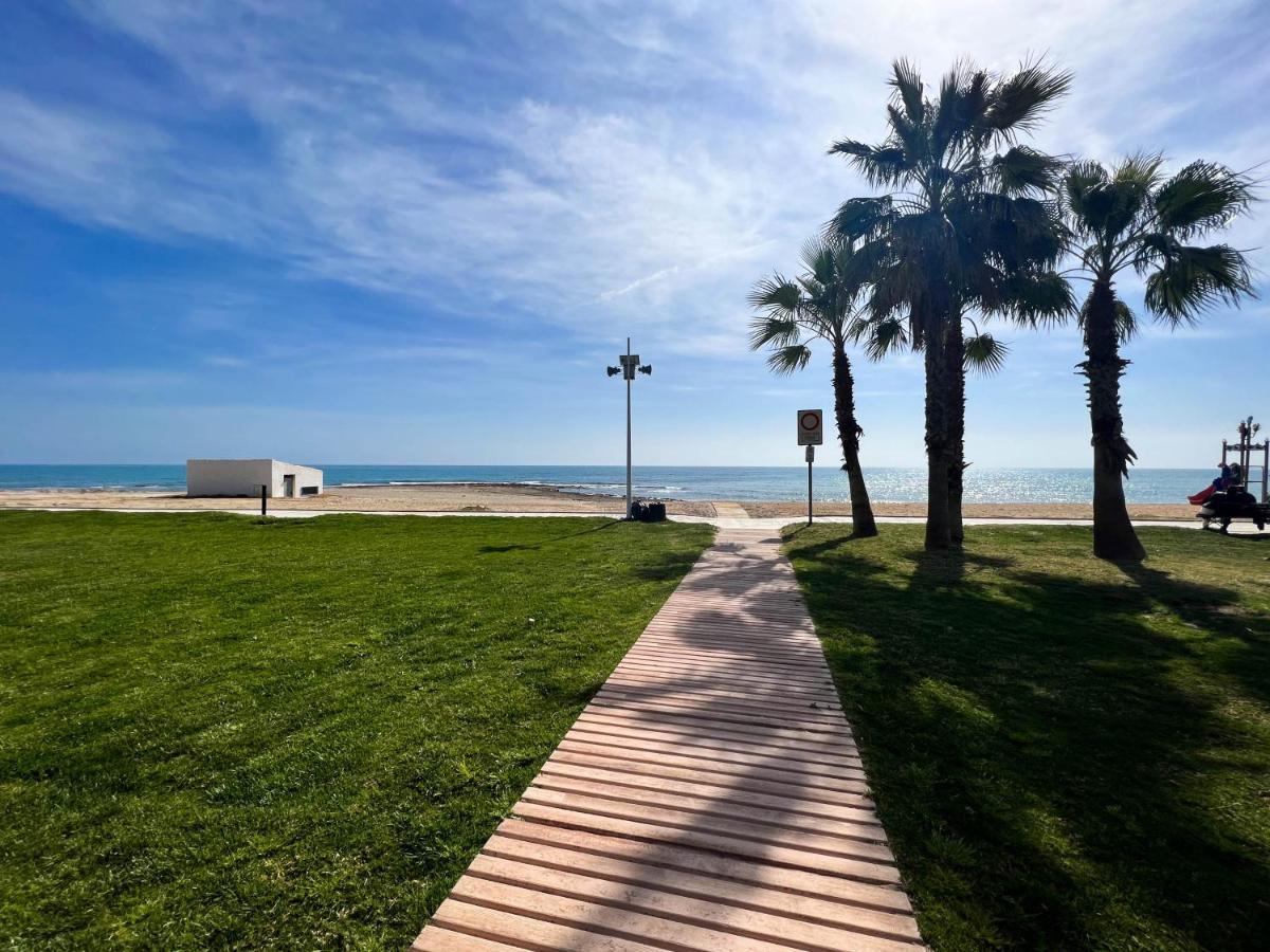 Renovated On The First Line Apartamento
