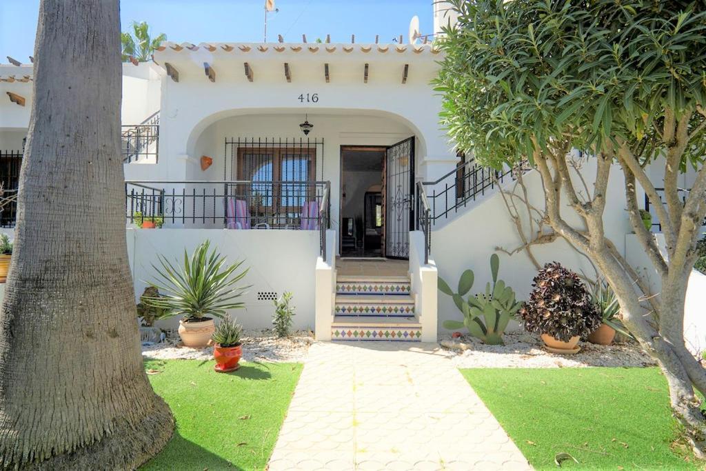 Beautiful 2 Bedroom With Communal Pools Сasa de vacaciones *
