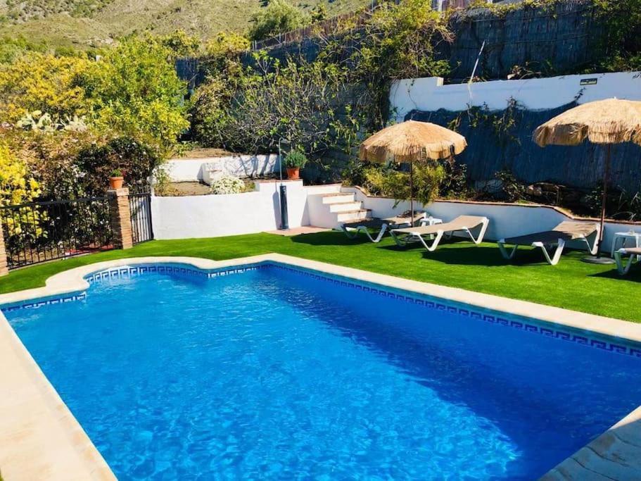 En Con Piscina Y Jacuzzi Сasa de vacaciones *