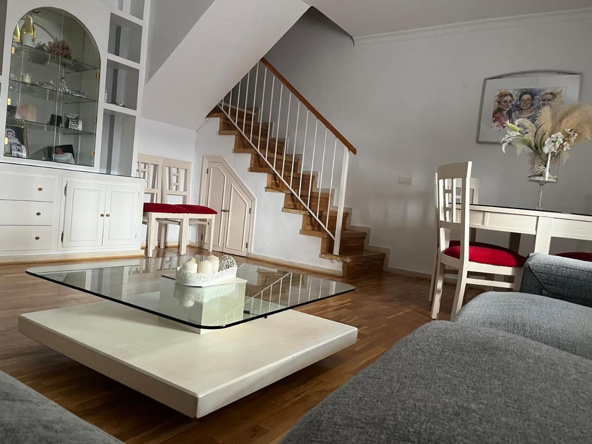 Duplex Ancha Con Wifi Y Parking Apartment