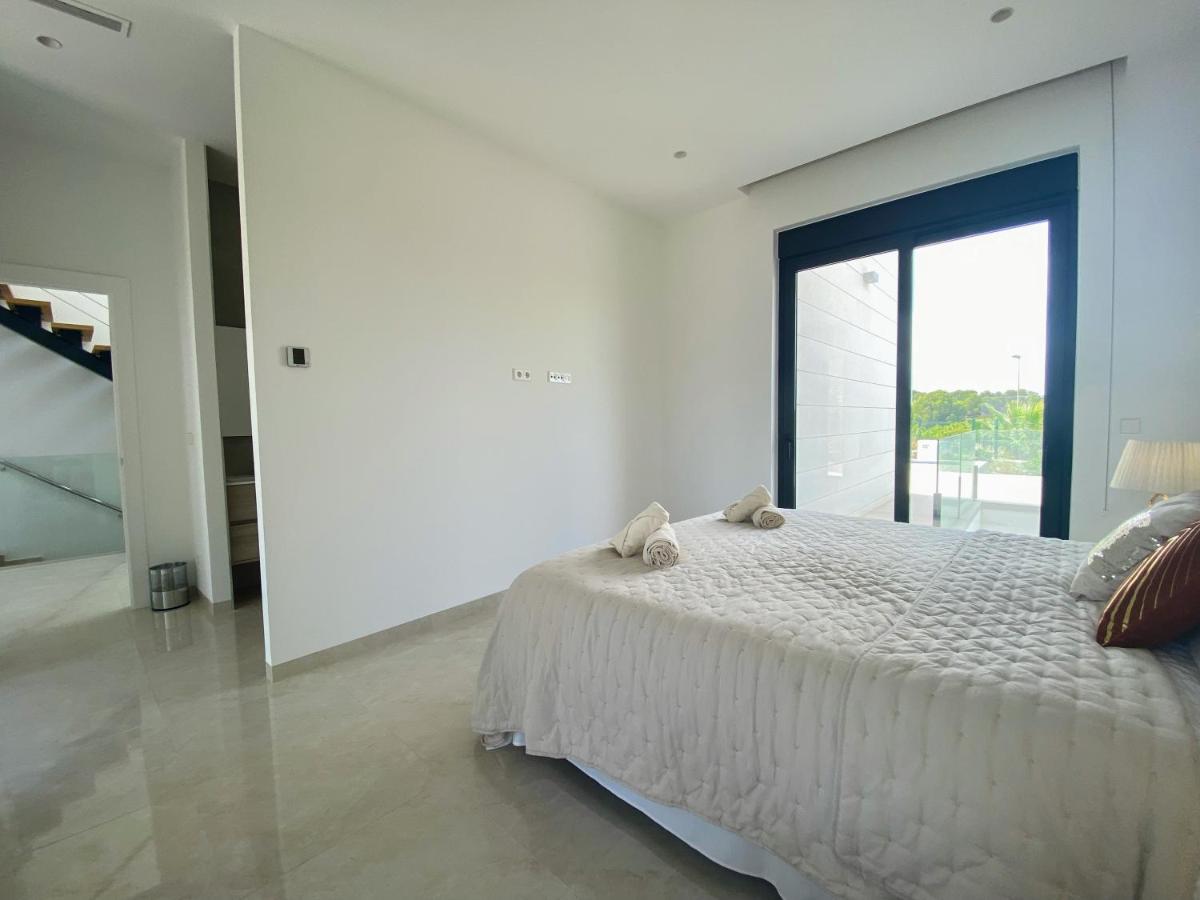 Modern 4 Bed With Pool At Colinas Lc1