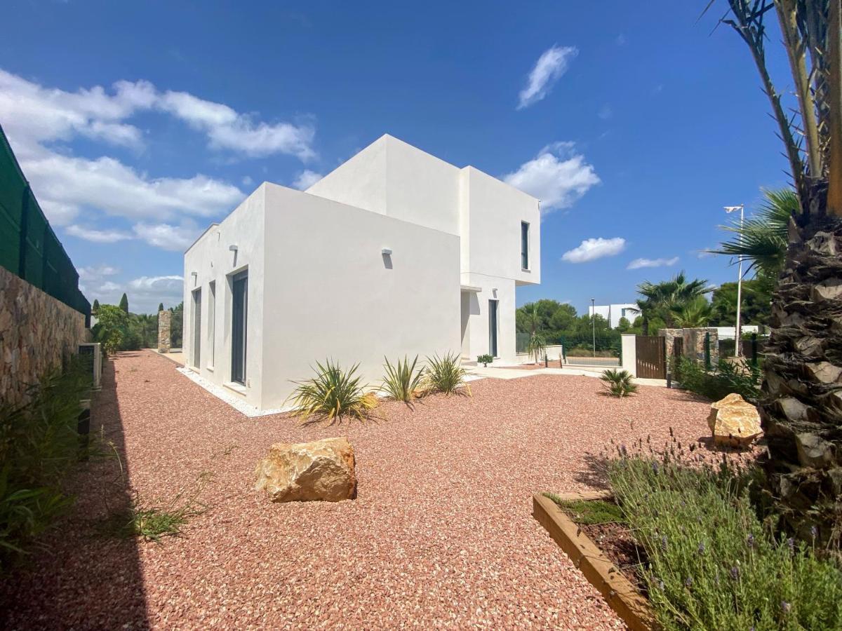 Villa Modern 4 Bed With Pool At Colinas Lc1