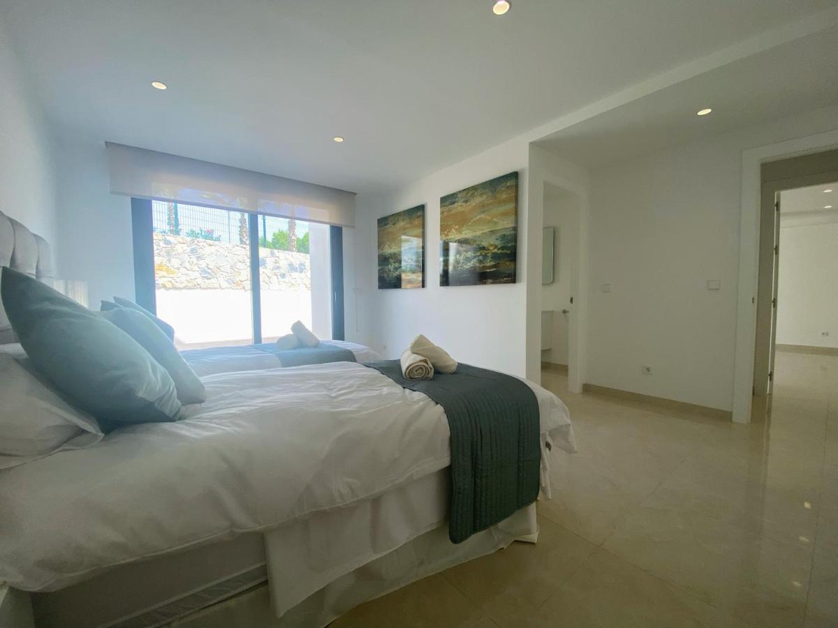 Modern 4 Bed With Pool At Colinas Lc1 Villa *
