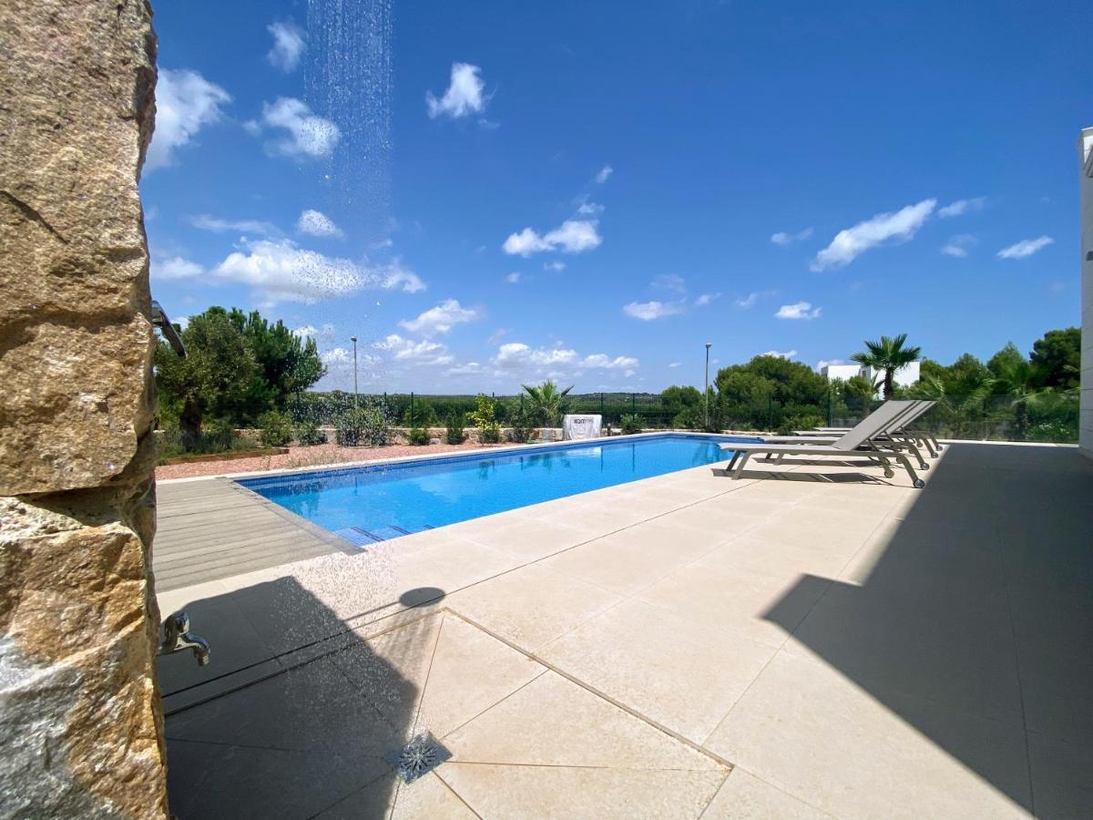 Modern 4 Bed With Pool At Colinas Lc1 Villa Dehesa de Campoamor (Orihuela Costa)