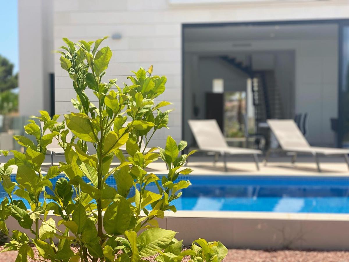 Modern 4 Bed With Pool At Colinas Lc1 *