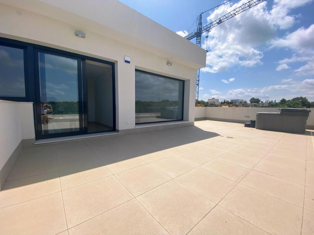 Modern 4 Bed With Pool At Colinas Lc1 Dehesa de Campoamor (Orihuela Costa)