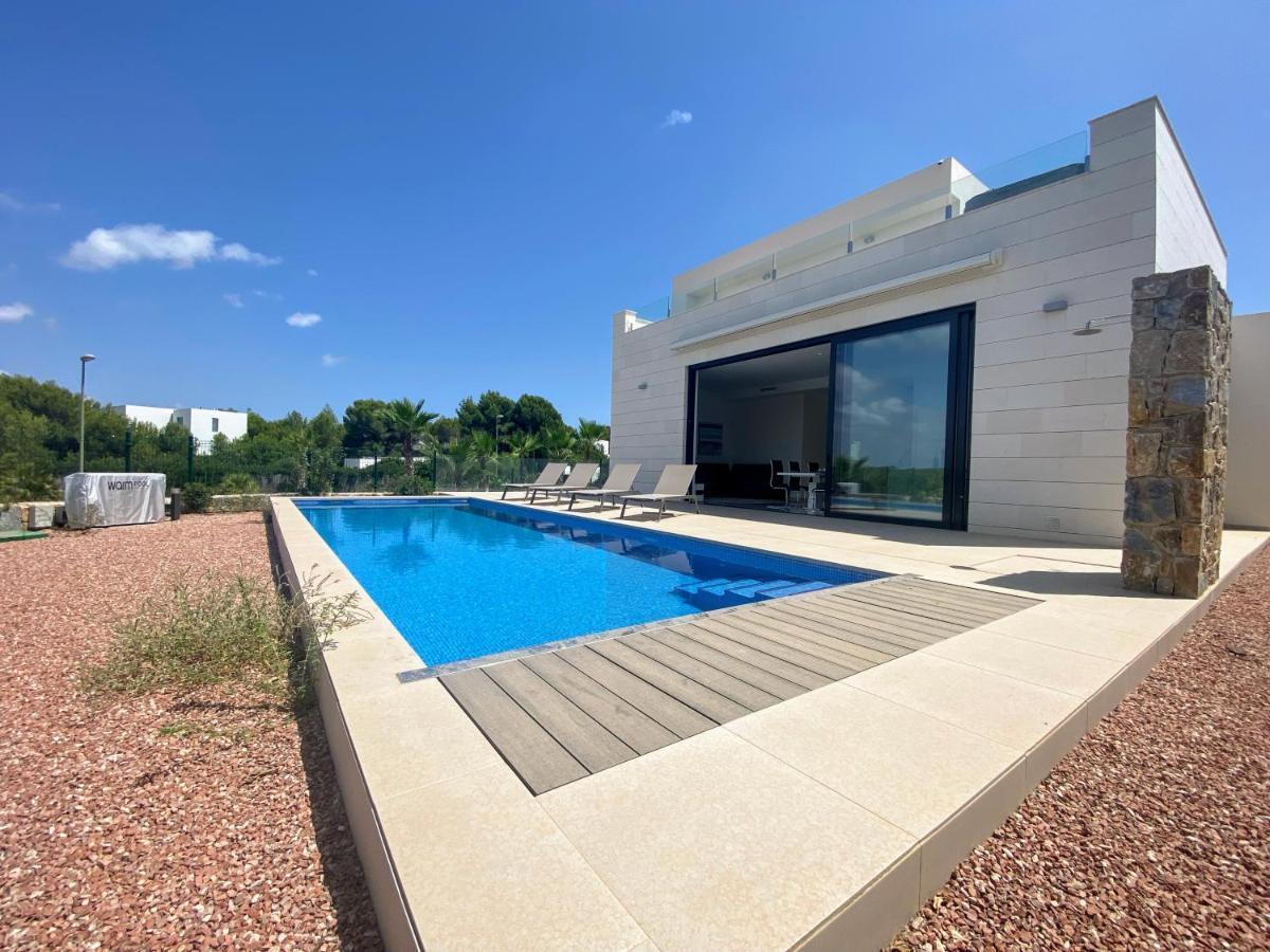 Modern 4 Bed With Pool At Colinas Lc1 Villa