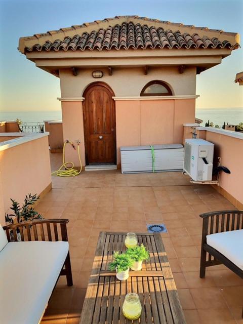 Penthouse Mojon Hills *