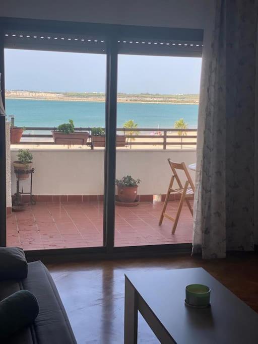 Apartamento En Primera Linea De Playa Con Piscina. * El Puerto de Santa María