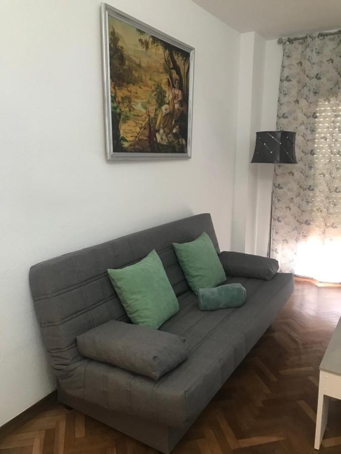 Apartamento En Primera Linea De Playa Con Piscina. Apartamento *