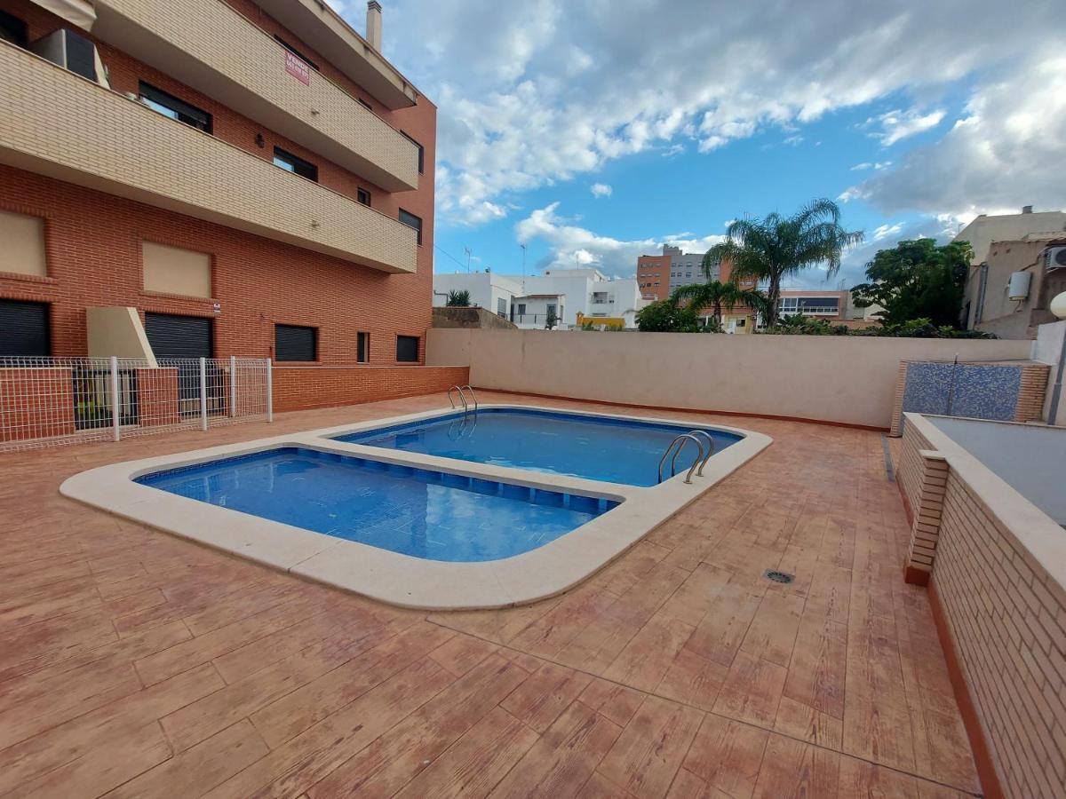 En Residencial Con Piscina