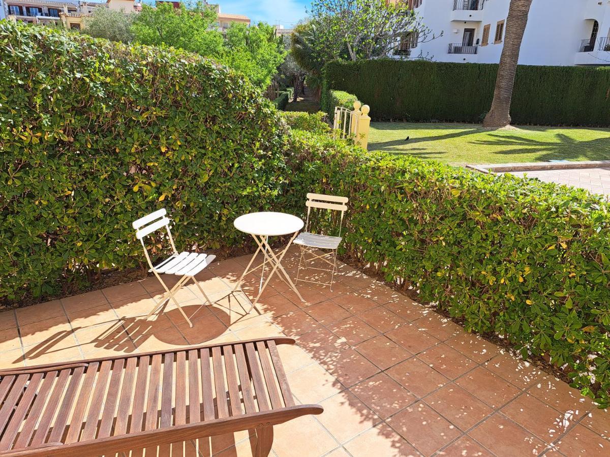 Garden With Pool, Port. Vt-479729a * Jávea