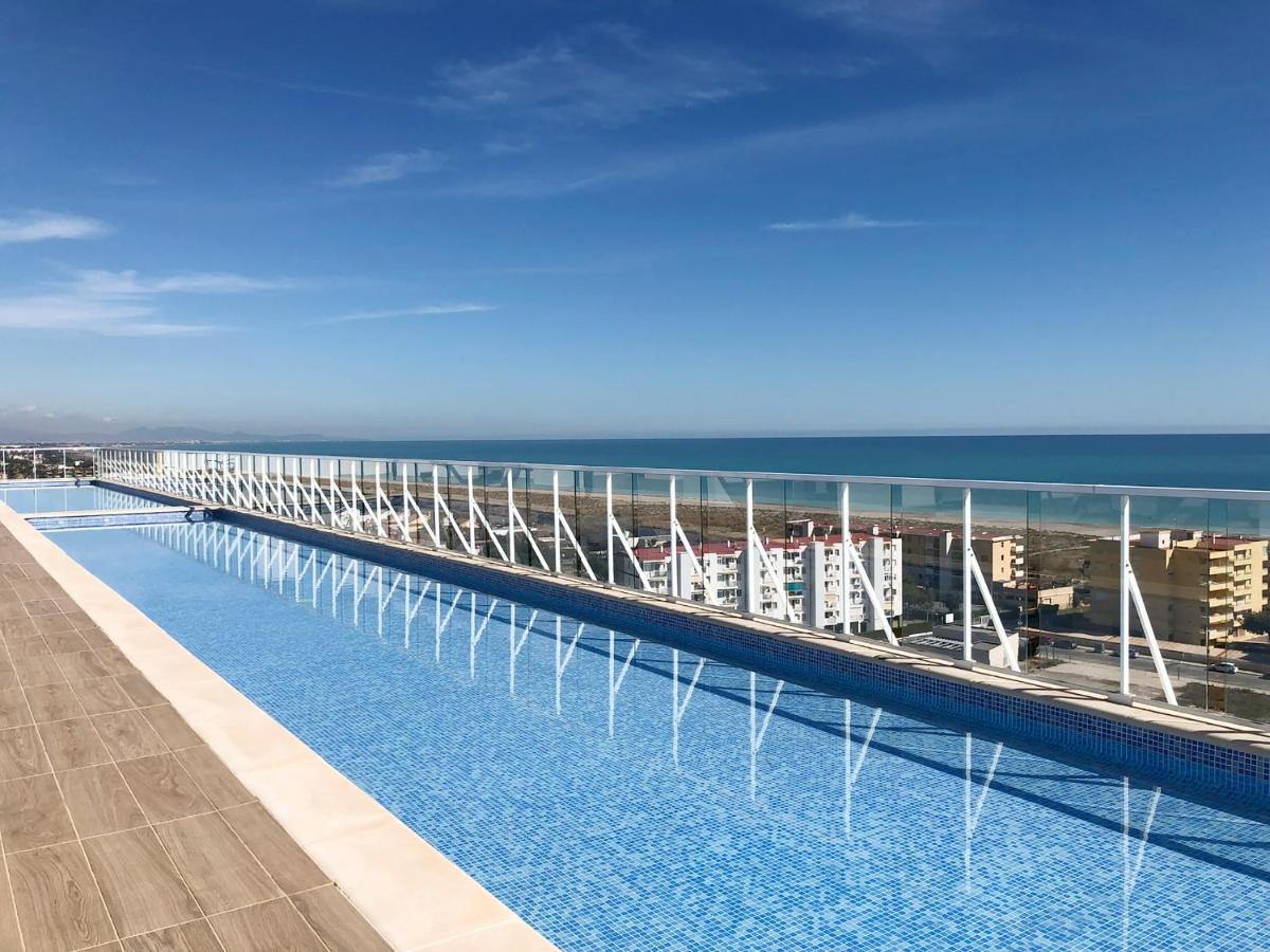 Global Properties, Con Vistas Al Mar,