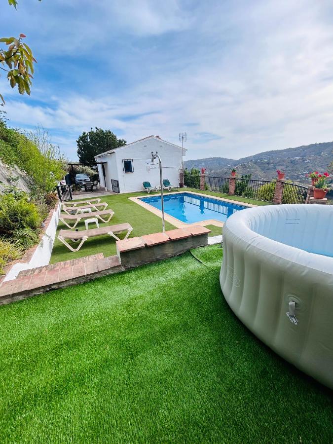 Сasa de vacaciones En Con Piscina Y Jacuzzi Frigiliana