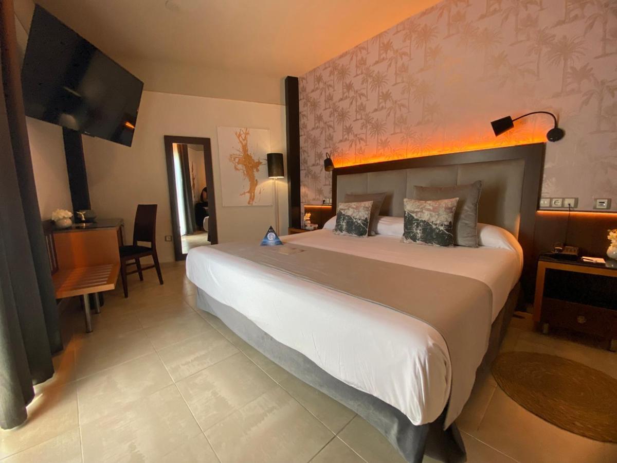 On Aleta Designed For Adults Hotel