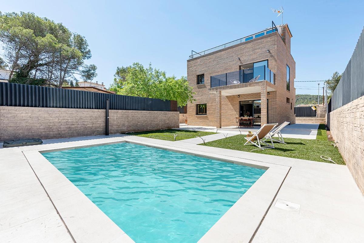 Con Toque Lujoso Villa Canyelles (Catalonia)