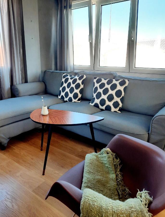 House Of Whales, Con Vistas Al Mar En Caion Apartment *